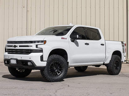 19_SILVERADO_FRONT_THREE_QUARTER_WEB_LARGE.jpg